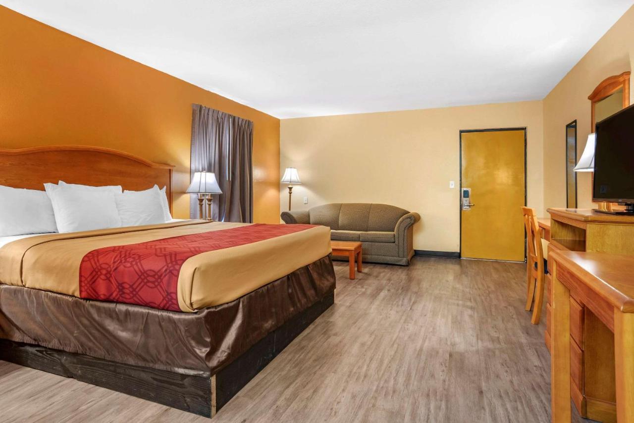 Econo Lodge Inn & Suites Evergreen Eksteriør billede