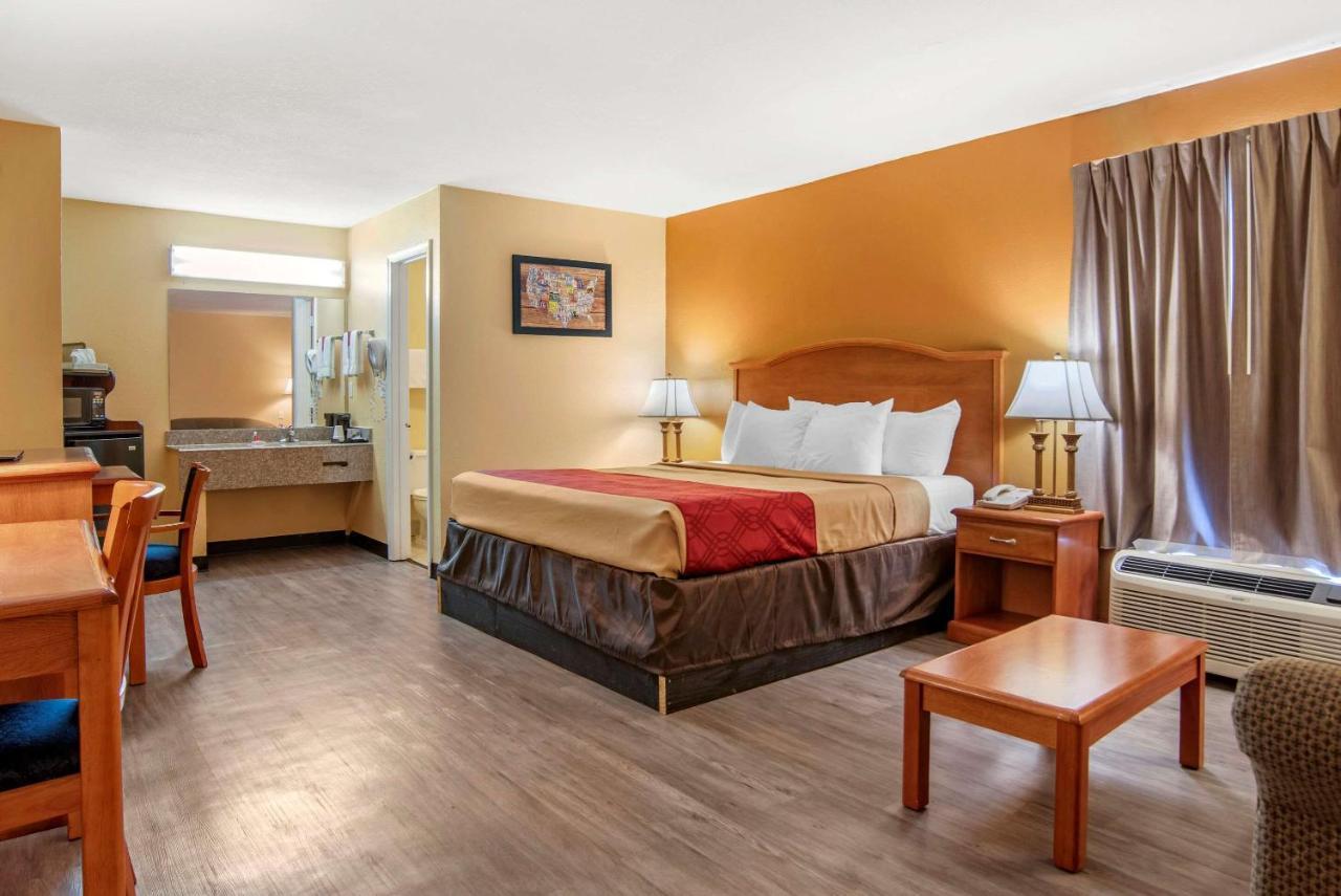 Econo Lodge Inn & Suites Evergreen Eksteriør billede