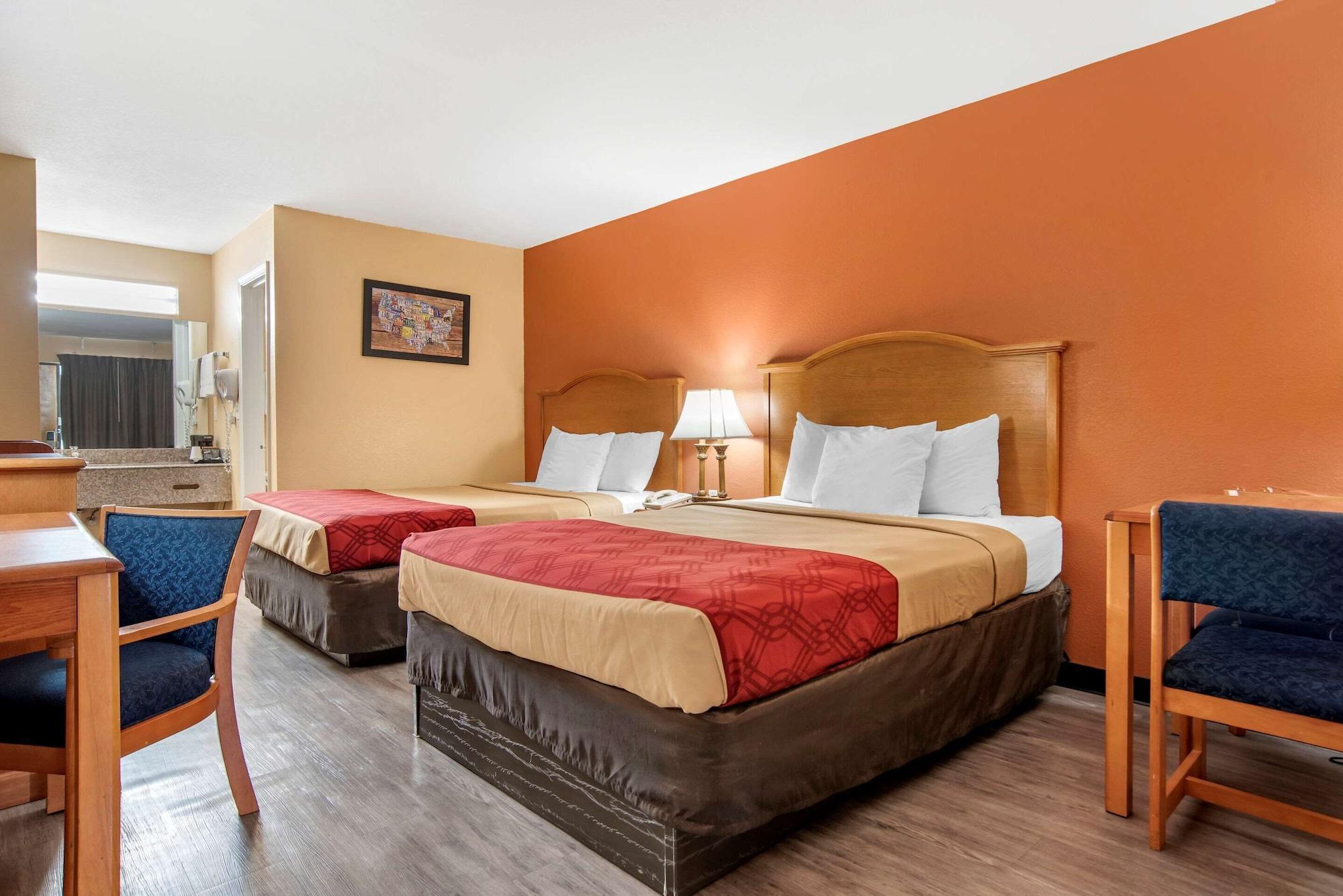 Econo Lodge Inn & Suites Evergreen Eksteriør billede