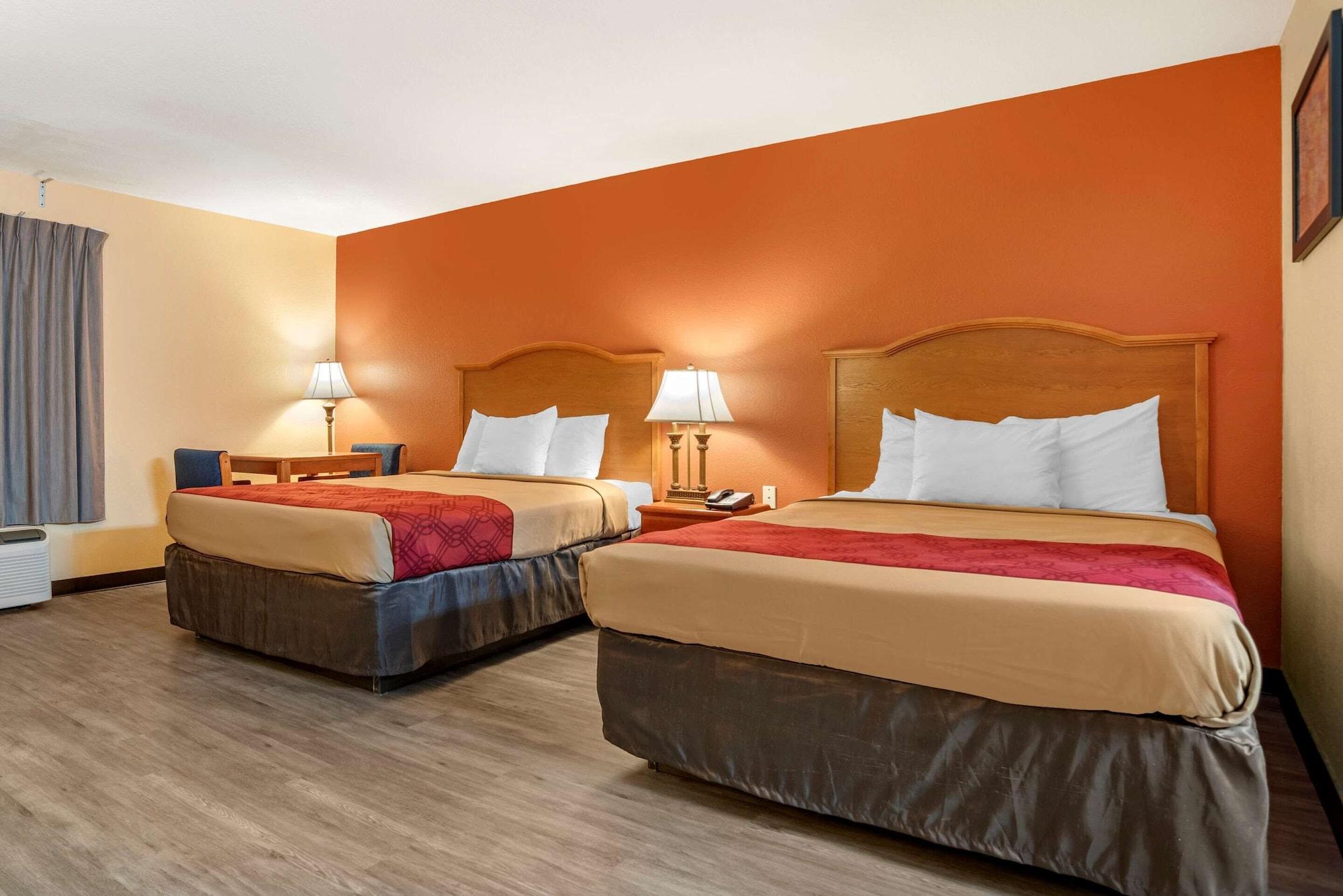 Econo Lodge Inn & Suites Evergreen Eksteriør billede