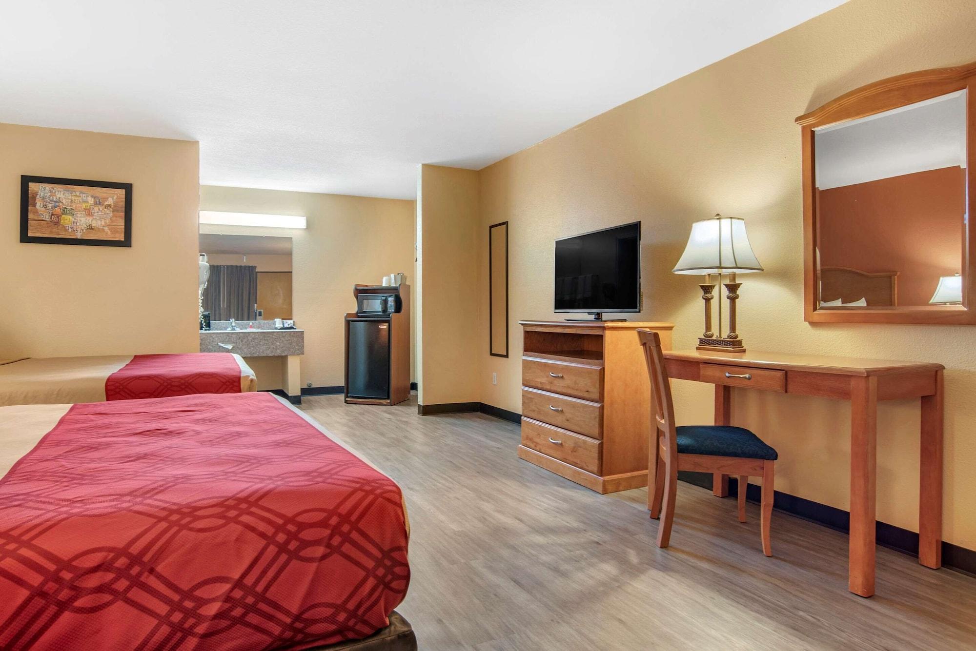 Econo Lodge Inn & Suites Evergreen Eksteriør billede