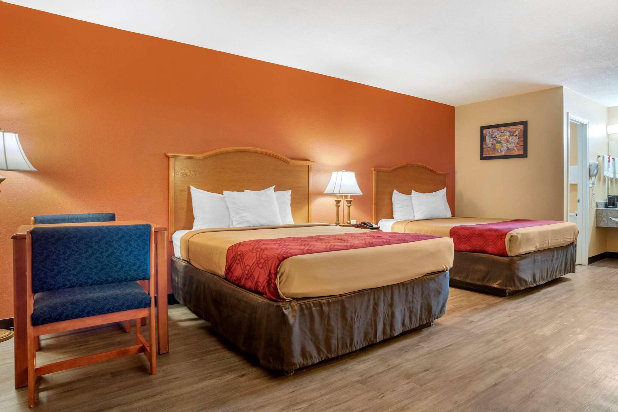 Econo Lodge Inn & Suites Evergreen Eksteriør billede