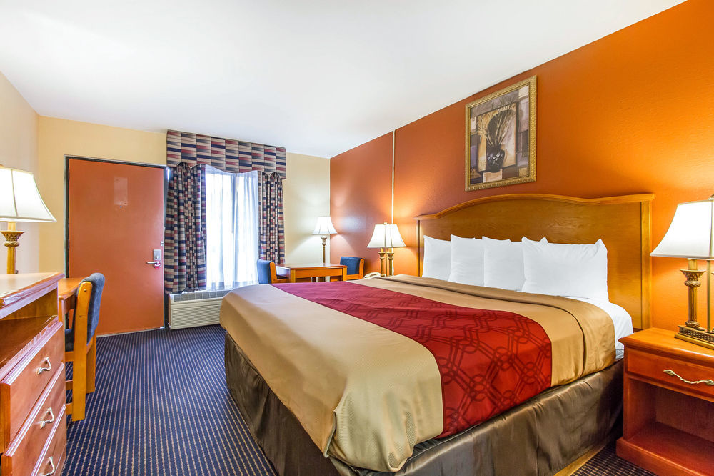 Econo Lodge Inn & Suites Evergreen Eksteriør billede