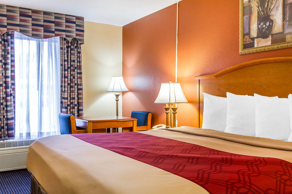 Econo Lodge Inn & Suites Evergreen Eksteriør billede