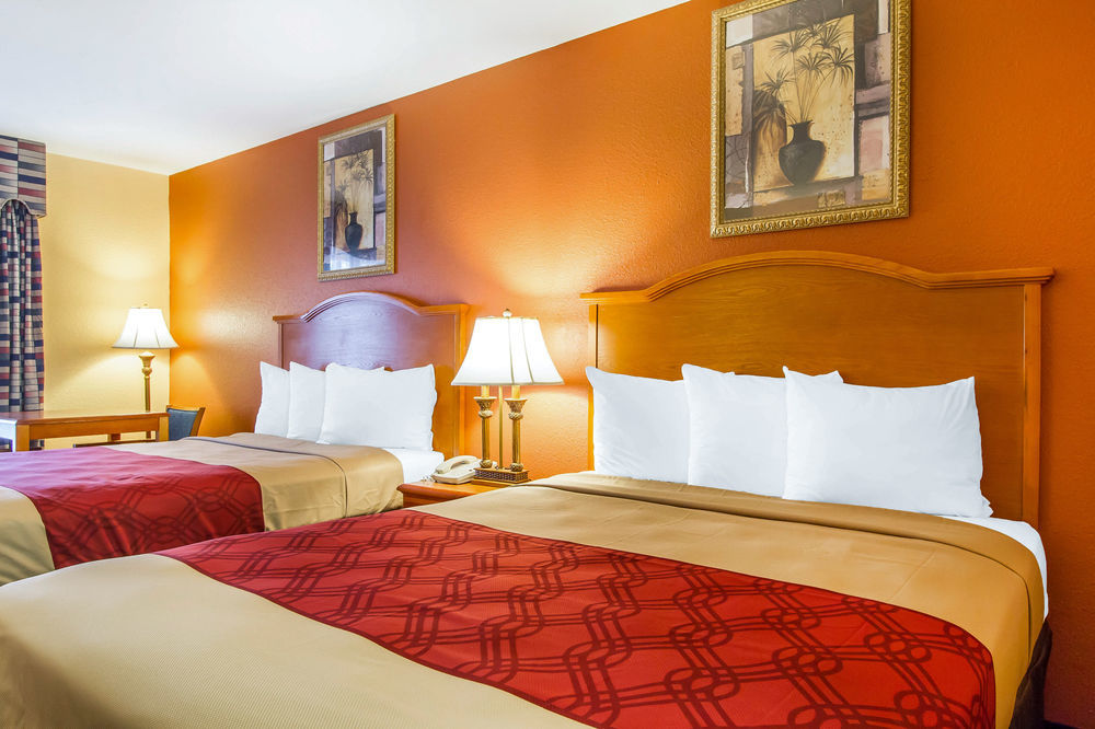 Econo Lodge Inn & Suites Evergreen Eksteriør billede