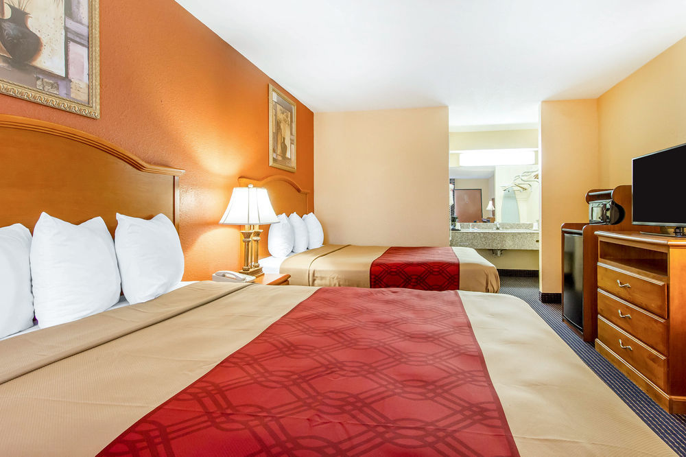 Econo Lodge Inn & Suites Evergreen Eksteriør billede