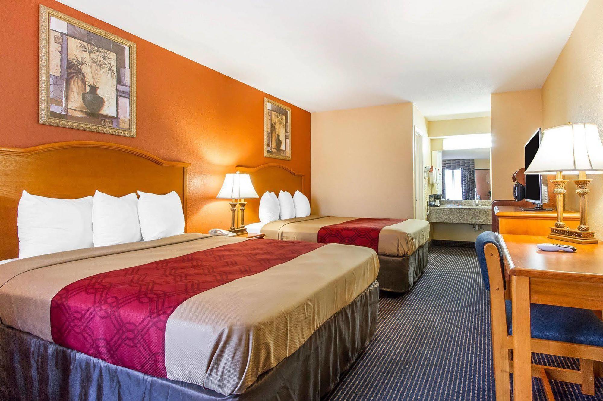 Econo Lodge Inn & Suites Evergreen Eksteriør billede
